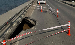 Gemikonağı'nda yol çöktü: Polis sürücüleri uyardı