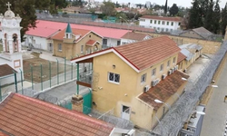 Rum Merkezi Cezaevi’nde bir mahkum iki oda arkadaşı tarafından hastanelik edildi