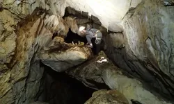 Beşparmak Dağları’ndaki Gizemli Mağara: 300 Metrelik Derinlikte Tarih ve Doğa Buluşuyor