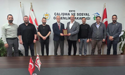 Bakan Hasipoğlu  Elektrik Müteahhitleri Birliği Yetkilileri ile bir araya geldi