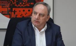 AKEL Genel Sekreteri Stefanu Atina’da