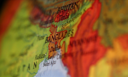 Bangladeş çalışma saatlerini azalttı