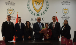 Çavuşoğlu, 23 Nisan Şenliği heyetini kabul etti