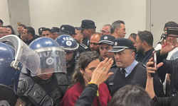 Eylemciler Meclis’ten çıkarılmaya başlandı