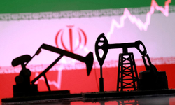 İran satılmayan petrolü tanklarda biriktiriyor