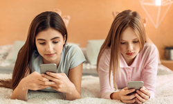 Yunanistan’dan 15 yaş altına sosyal medya yasağı