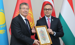 Başbakan Ünal Üstel, TÜRKPA Genel Sekreteri Ramil Hasan ile bir araya geldi