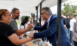 Cumhurbaşkanı Tufan Erhürman, Karşıyaka Taş Armudu Festivali’ne katıldı