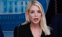 Eski ABD Adalet Bakanı Bondi, Trump'ın Epstein dosyalarındaki rolüne ilişkin sorulara cevap vermedi