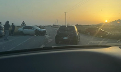İskele-Ercan yolunda zincirleme trafik kazası: 2 araç yolun dışına savruldu