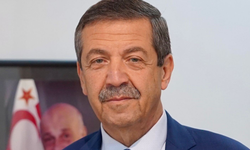 Dışişleri Bakanı Ertuğruloğlu, Azerbaycan’ın Bağımsızlık Günü’nü kutladı
