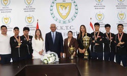 Milli Eğitim Bakanı Çavuşoğlu, Tunus'ta ödül kazanan Haydarpaşa Ticaret Lisesi öğrencilerini kabul etti