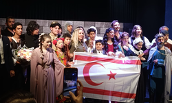 İzmir'de Hamlet Rüzgârı Esti