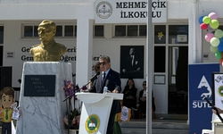 Başbakan Üstel, Mehmetçik İlkokulu’nu ziyaret etti