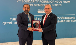 İŞAD, TDT STK Başkanına Plaket sundu