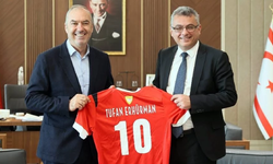 Tufan Erhürman’dan A Milli Futbol Takımı’na tebrik telefonu