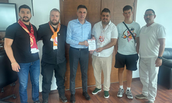 KKTC Galatasaray Taraftar Derneği’nden Başkan Amcaoğlu’na Ziyaret