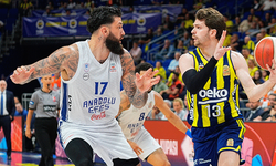 Fenerbahçe, yarı final serisi ilk maçında Anadolu Efes'i geriden gelerek mağlup etti!