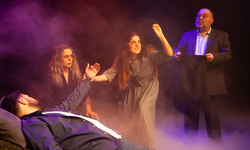 Lefkoşa Belediye Tiyatrosu’nun “Yanlışlık” adlı oyunu 22. Kıbrıs Tiyatro Festivali’nde prömiyerini yaptı