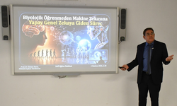 DAÜ’de “Biyolojik Öğrenmeden Makine Zekâsına: Yapay Genel Zekâya Giden Rota” başlıklı seminer düzenledi