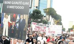 Arnavutluk’ta tansiyon yükseldi