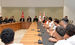 Erhürman, KKTC A Milli Futbol Takımı’nı kabul etti