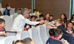 Erhürman, Cumhurbaşkanlığı'nda düzenlenen Dünya Çocuk Günü etkinliğinde çocuklarla buluştu