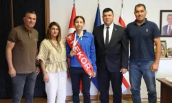 DAÜ’lü Milli Atlet Ada Kafa’dan Prof. Dr. Hasan Kılıç’a ziyaret: Hedefim U20 Dünya Şampiyonası