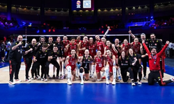 Türkiye A Milli Kadın Voleybol Takımı finalde: Çin'i set vermeden geçti