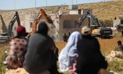 İsrail, mahkeme kararına rağmen Filistinlilere ait evleri yıktı