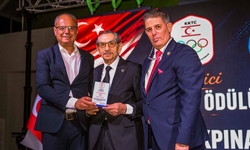 Milli Olimpiyat Komitesi spora katkı sağlayan isimleri ödüllendirdi