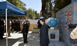 Guterres, Ledra Palace Otel önündeki BM anıtına çelenk koydu