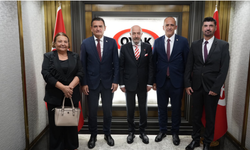 İçişleri Bakanı Oğuz, Ankara’da Emekli Korgeneral Zekai Aksakallı'yı ziyaret etti