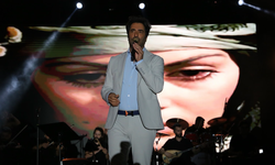 Mahsun Kırmızıgül’den Grand Opera’da Unutulmaz Gece Barış Mesajı, Nostalji ve Türküler Aynı Sahnede!