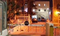 Güney Kıbrıs’ta mahkumlar cezaevini ateşe verdi: Bir görevli hastaneye kaldırıldı
