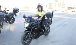 Direksiyon Başında Güven: Başarılı Polis Memuru Şerife Kutruza Motorize Ekipte Göreve Başladı