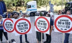 Balkanlar'daki kamyon ve TIR şoförleri, AB'nin geçiş kurallarını protesto etti