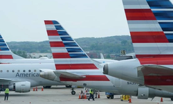 Uçuş kodu karışıklığı nedeniyle iki American Airlines uçağı kazadan kıl payı kurtuldu
