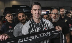 Beşiktaş, Vlahovic ile 3 yıllık sözleşme imzaladı