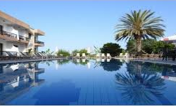 Güney Kıbrıs’ta otel skandalı