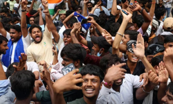 Hindistan’da öğrenciler sokağa çıktı
