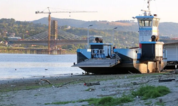 Bulgaristan'da Tuna Nehri'nde çok sayıda gemi düşük su seviyesi nedeniyle bekliyor