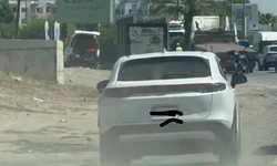 Banketten ilerleyerek araçları solladı: Sürücü rapor edildi