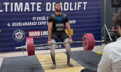 Milli sporcu Hüsnü Batıkan, İzmir’deki Ultimate Deadlift Şampiyonası’nda şampiyon oldu