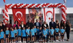 İlköğretimde yeni ders yılı başladı. Bakan Çavuşoğlu Çayırova İlkokulu binasının açılışını yaptı