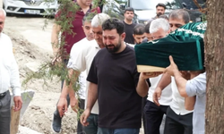 İstanbul'daki faciada can vermişti! 12 yaşındaki Yüsra toprağa verildi, yakınları gözyaşlarına boğuldu