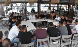 Şenkul, deniz faciasında kurtarma çalışmalarına destek verenlere plaket takdim etti