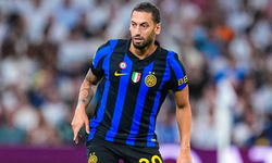Hakan Çalhanoğlu sürprizi! Ezeli rakibin listesinde