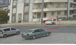 Hatay’da geri manevra yapan otomobilin altında kalan 4 yaşındaki çocuk ağır yaralandı