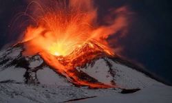 Etna Yanardağı Hava Ulaşımını Etkiliyor